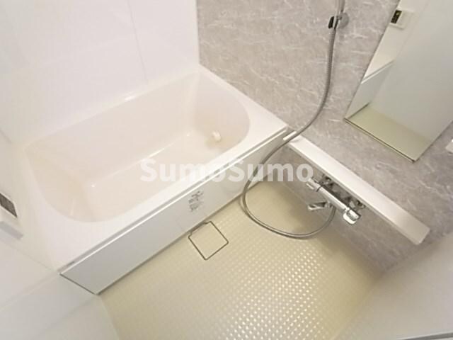 物件内観写真8　(きれいなお風呂です)