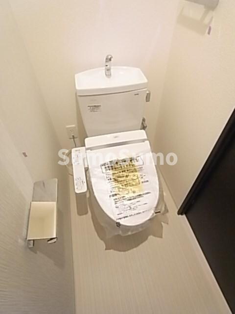 物件内観写真10　(コンパクトで使いやすいトイレです)