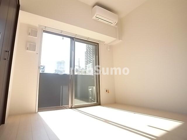 物件内観写真21　(明るい洋室です)