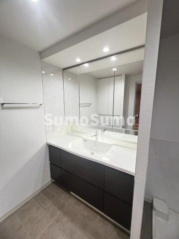 物件内観写真5　(スペースが確保できる洗面所です)