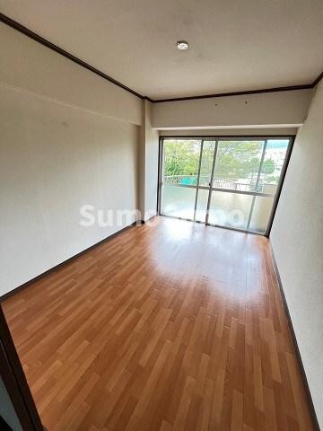 物件内観写真18　(使い勝手のいい洋室です)