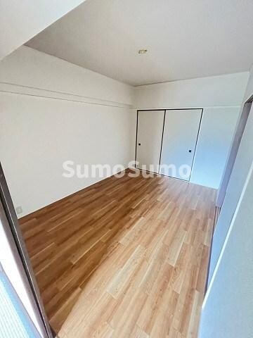 物件内観写真19　(個人の部屋や寝室として使える洋室です)