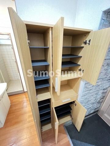 物件内観写真22　(大きなスペースがあり、収納には困りません)