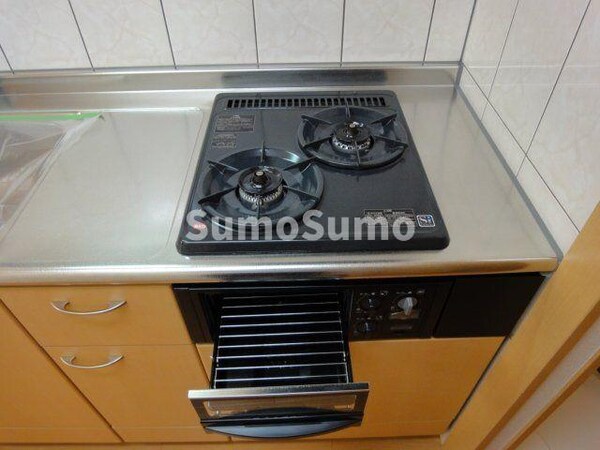 キッチン(コンパクトなキッチンで掃除もラクラク)