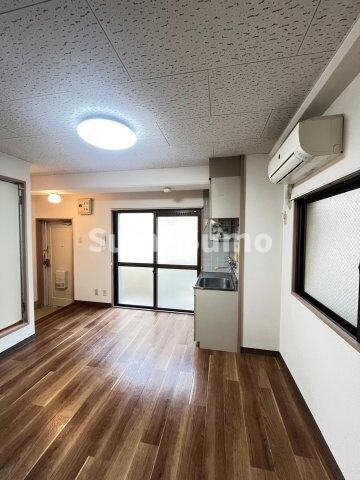 物件内観写真10　(おしゃれなリビングです)