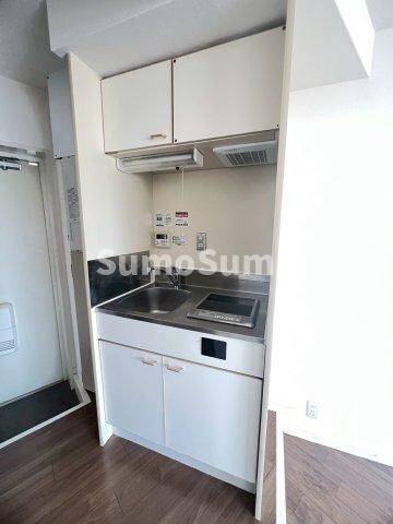 物件内観写真5　(コンパクトなキッチンで掃除もラクラク)