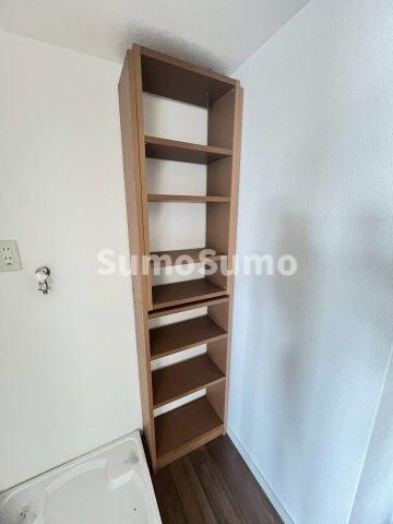 物件内観写真11　(小物を収納するのに便利です)