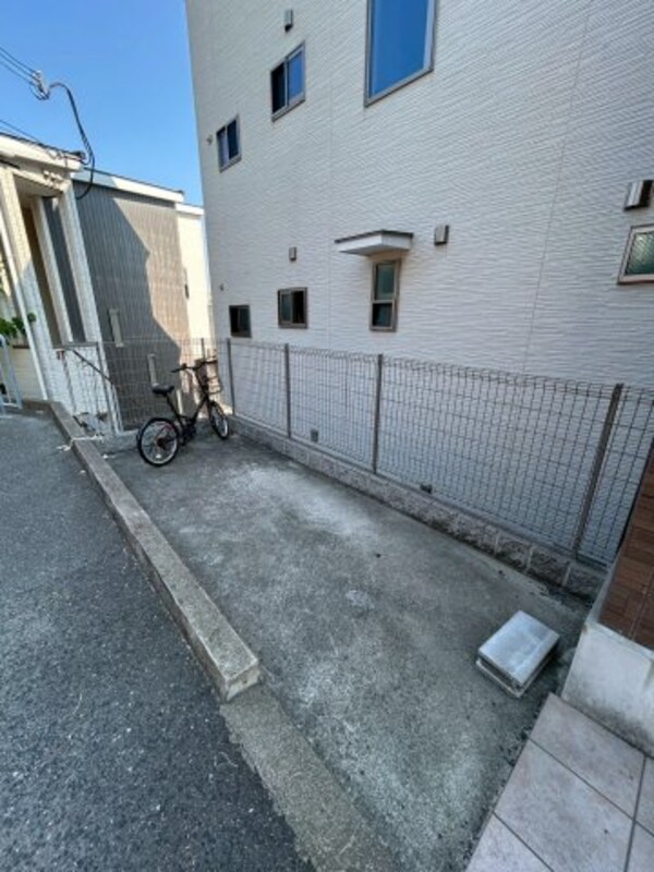 駐車場(駐車スペースもあります)