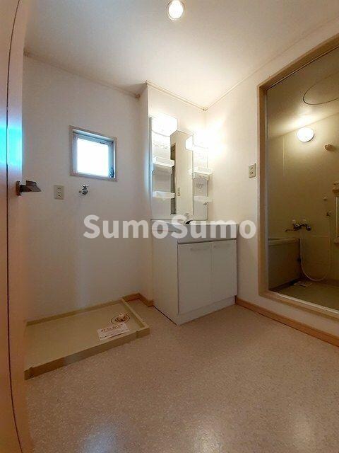 物件内観写真8　(使いやすい洗面所です)