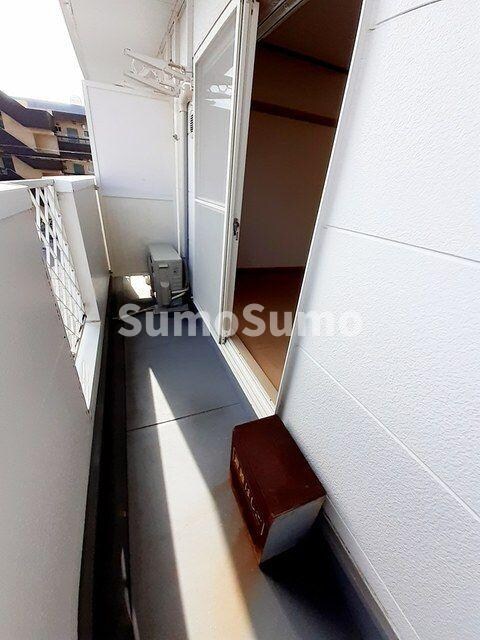 物件内観写真12　(外からの目が気にならないバルコニーで洗濯物が干せます)