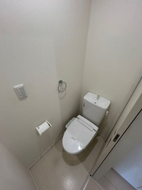 トイレ(コンパクトで使いやすいトイレです)