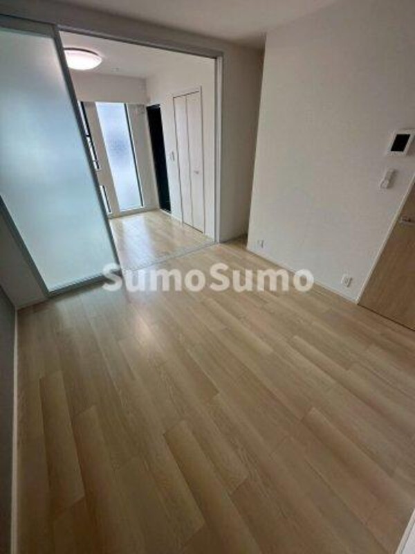 居室(こちらのリビングで趣味の時間をお楽しみください)