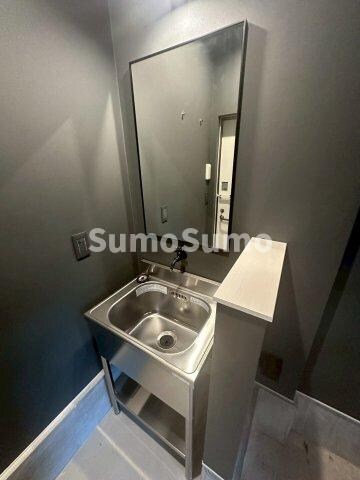 物件内観写真12　(ゆったりとスペースのある洗面所)