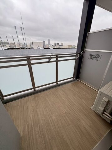 物件内観写真9　(バルコニーからの眺めを楽しみながら食事をしませんか)