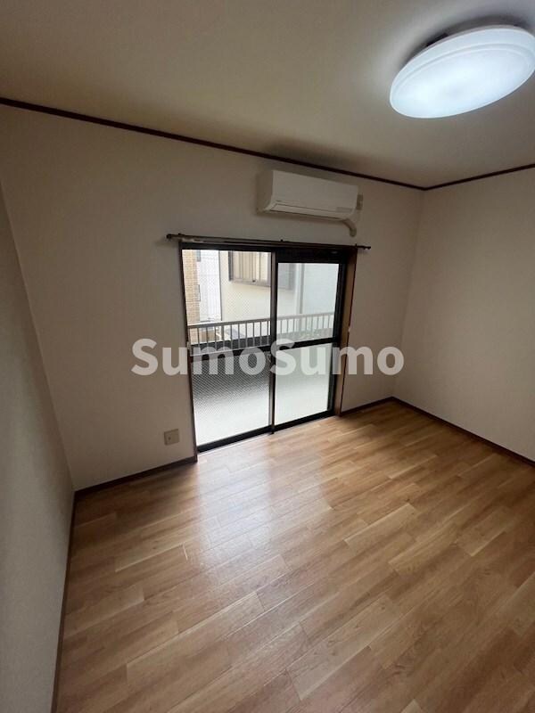 物件内観写真15　(おしゃれな居間です)