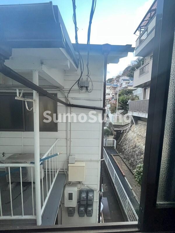 バルコニー(暖かな日差しのふりそそぐバルコニー)