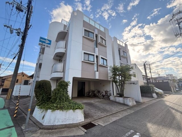 物件外観写真1　(外観もきれいです)