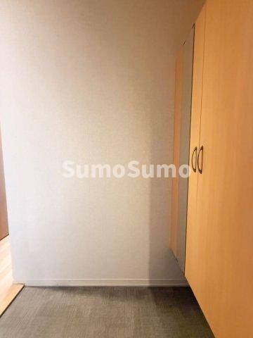 物件内観写真5　(ゆったりとした玄関です)