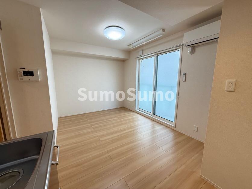 物件内観写真7　(おしゃれな居間です)