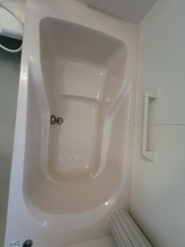 浴室(コンパクトで使いやすいお風呂です)