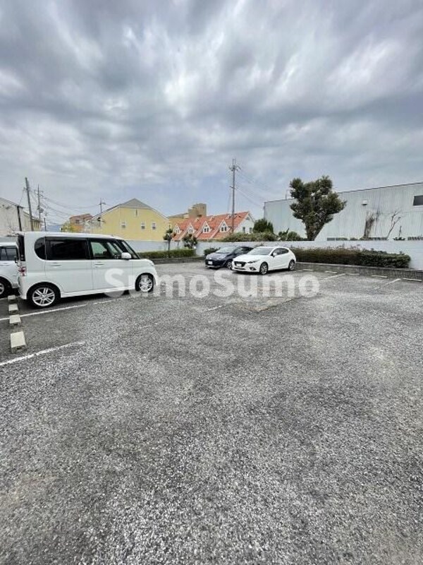 駐車場(駐車場です)