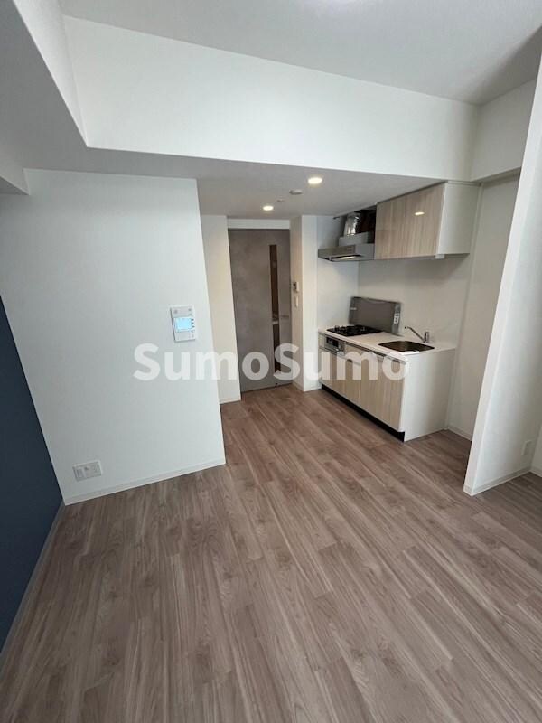 内装他(明るい色調の室内です)