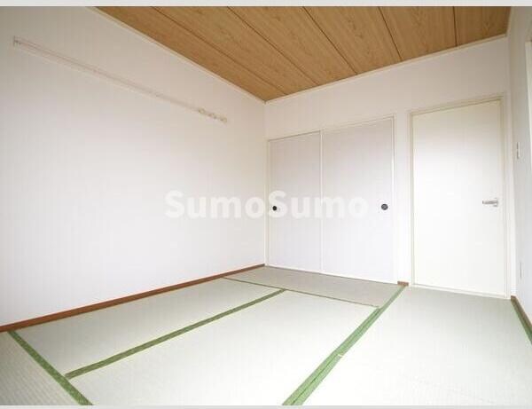 物件内観写真6　(和室があると落ち着いた雰囲気になりますね)