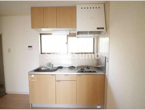 キッチン(コンパクトなキッチンで掃除もラクラク)