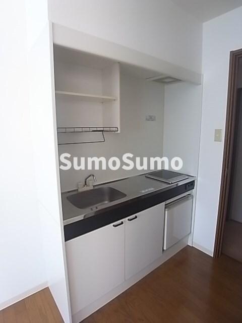 物件内観写真5　(コンパクトなキッチンで掃除もラクラク)