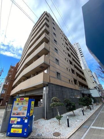 物件外観写真1　(外観は落ち着いています)