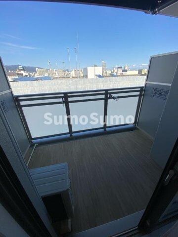 物件内観写真21　(開放的で明るい空間を演出してくれるバルコニーです)