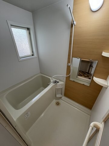 物件内観写真7　(きれいなお風呂です)