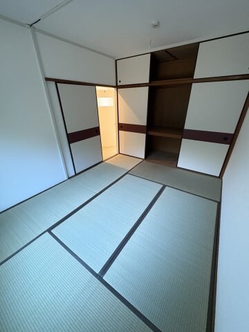 物件内観写真17　(和室があると落ち着いた雰囲気になりますね)