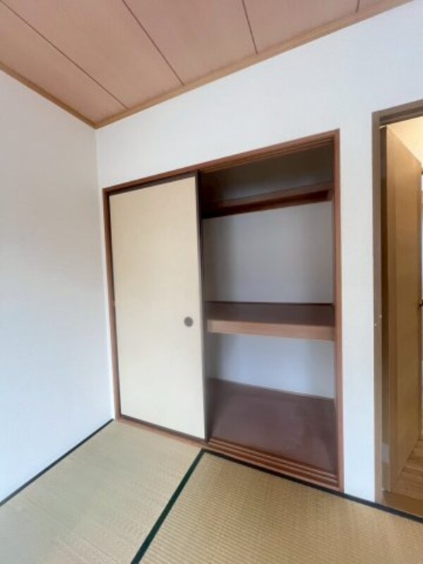 和室(きれいな和室です)