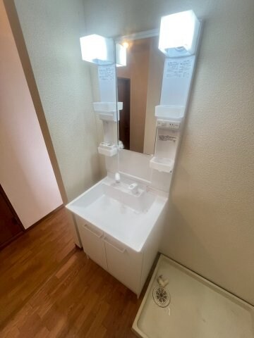 物件内観写真18　(コンパクトで使いやすい洗面所)