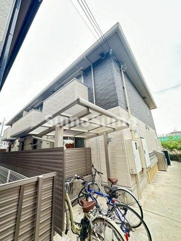 物件外観写真1　(外観もきれいです)