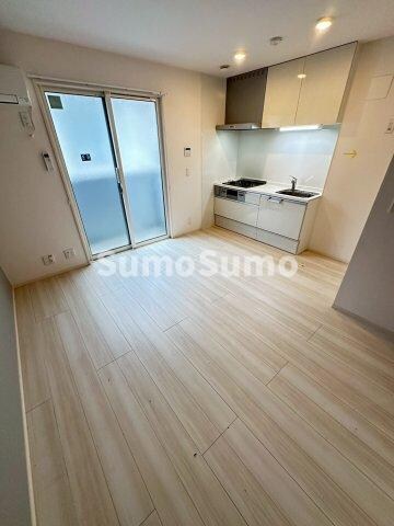 物件内観写真3　(ゆったりとしたリビングです)