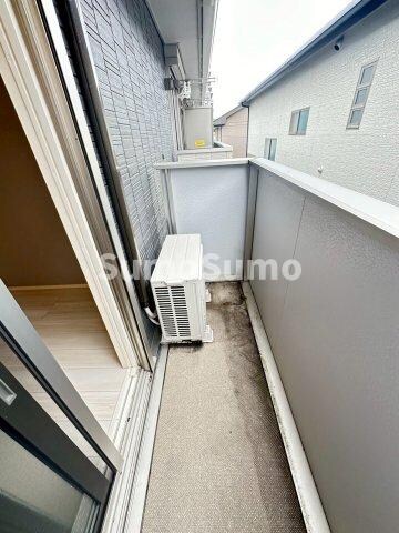 物件内観写真11　(外からの目が気にならないバルコニーで洗濯物が干せます)