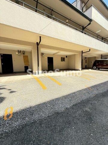 物件外観写真2　(駐車場があります)