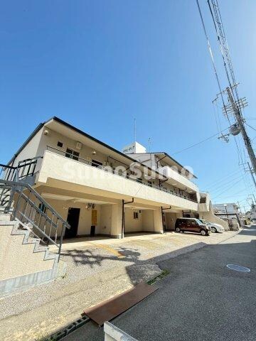 物件外観写真3　(外観もきれいです)