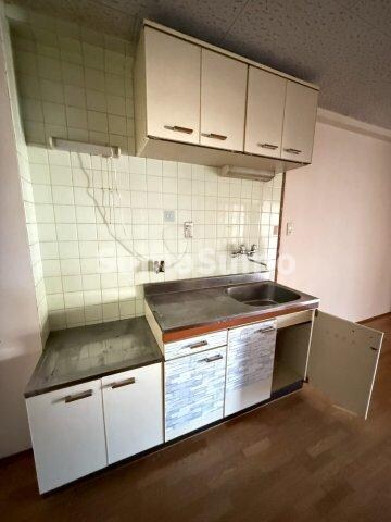 物件内観写真8　(コンパクトなキッチンで掃除もラクラク)