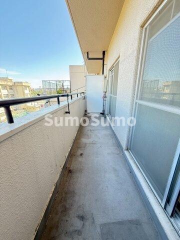 物件内観写真14　(広々としたバルコニーです)