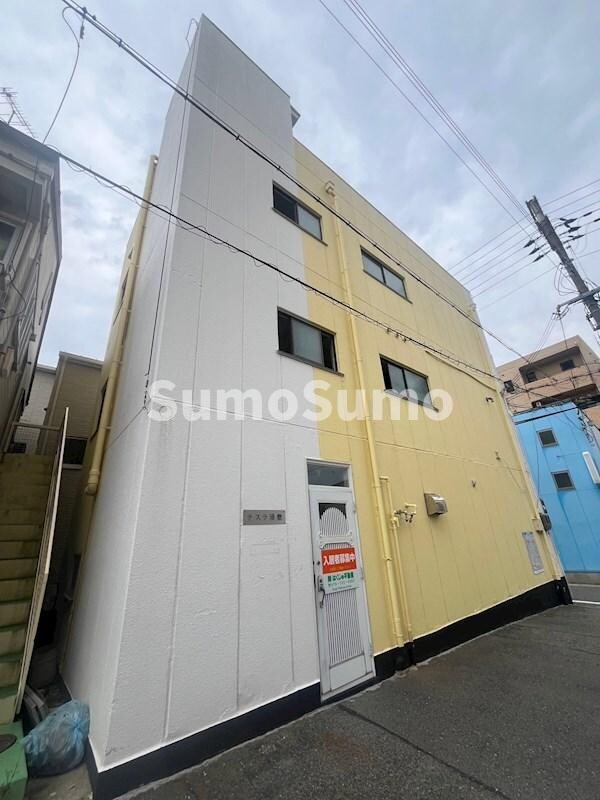 物件外観写真1　(落ち着いた雰囲気の外観です)