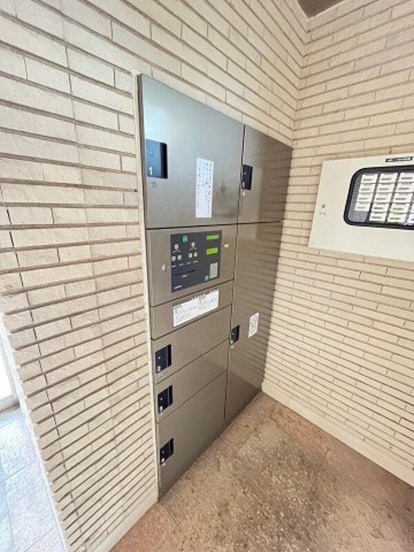 外観(便利な宅配ボックス完備♪)