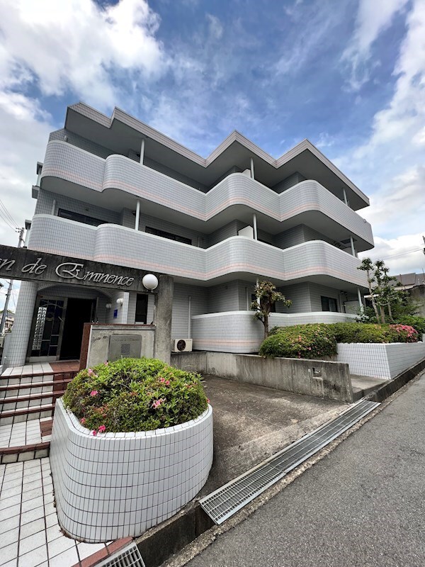 物件外観写真1　(おしゃれな外観です)