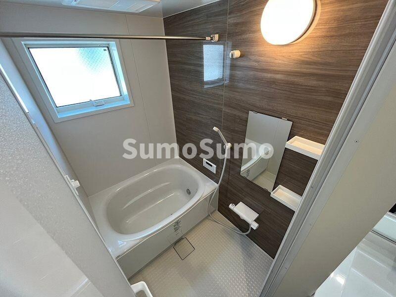 物件内観写真7　(日々の疲れを癒すお風呂付です)