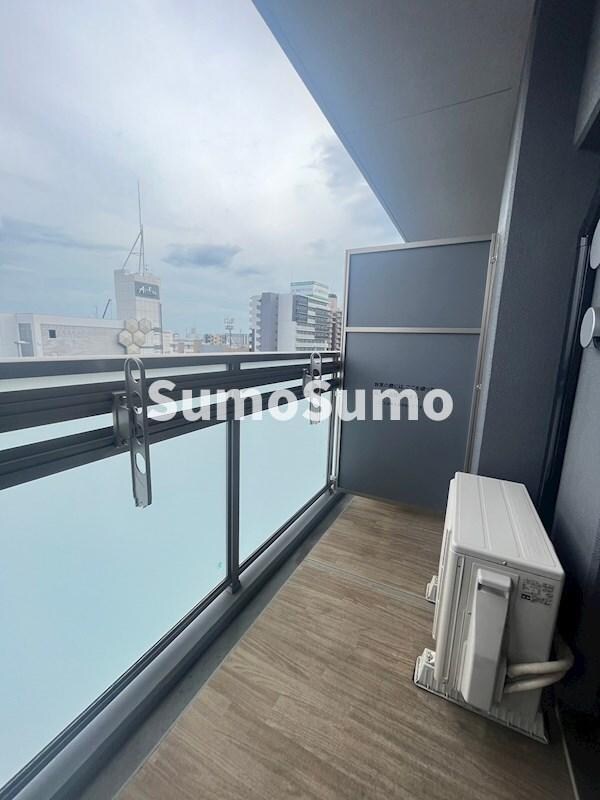 物件内観写真9　(暖かな日差しのふりそそぐバルコニー)