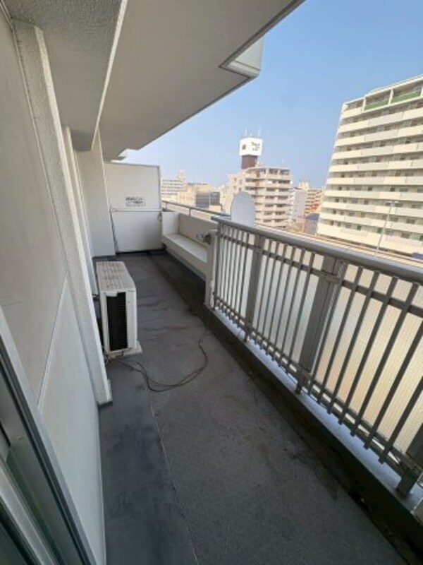 バルコニー(お洗濯にも便利なバルコニー付き)