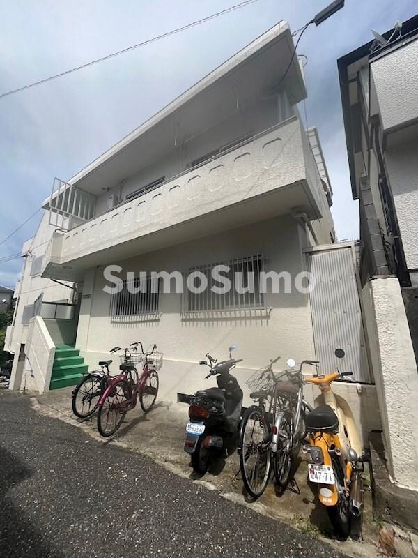 物件外観写真3　(エントランスです)