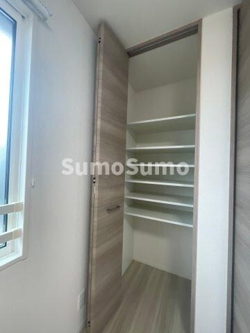 物件内観写真17　(小物を収納するのに便利です)